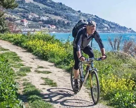 Il Sole Di Poggi Frühstückspension Imperia