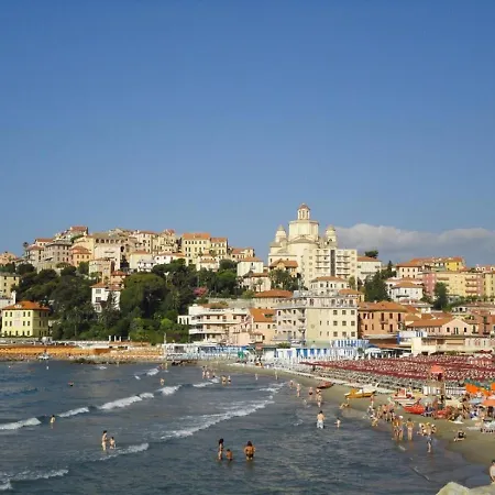 Il Sole Di Poggi לינה וארוחת בוקר 4*